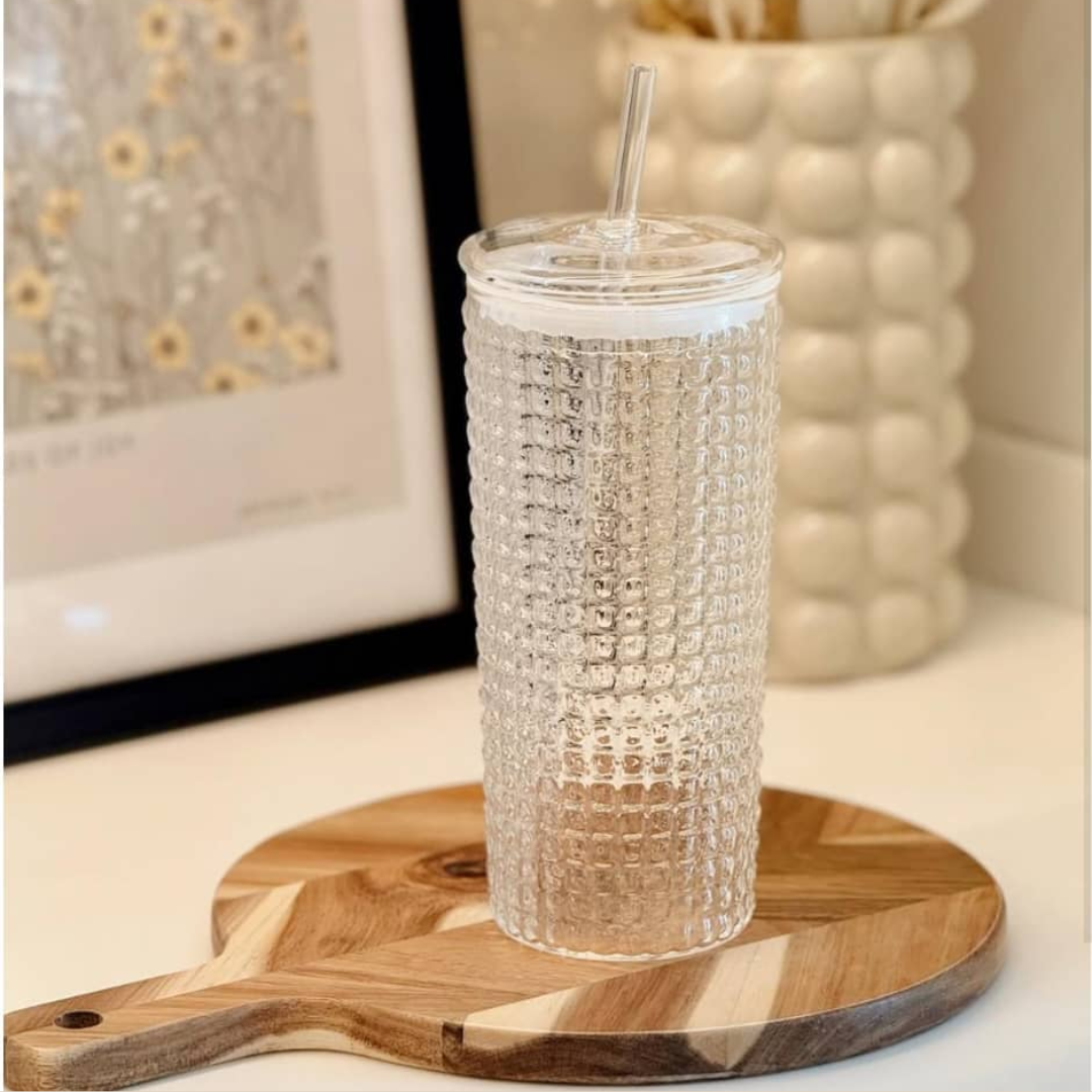 VASO DE VIDRIO CON TAPA DE VIDRIO Y TEXTURA DE CUADRITOS