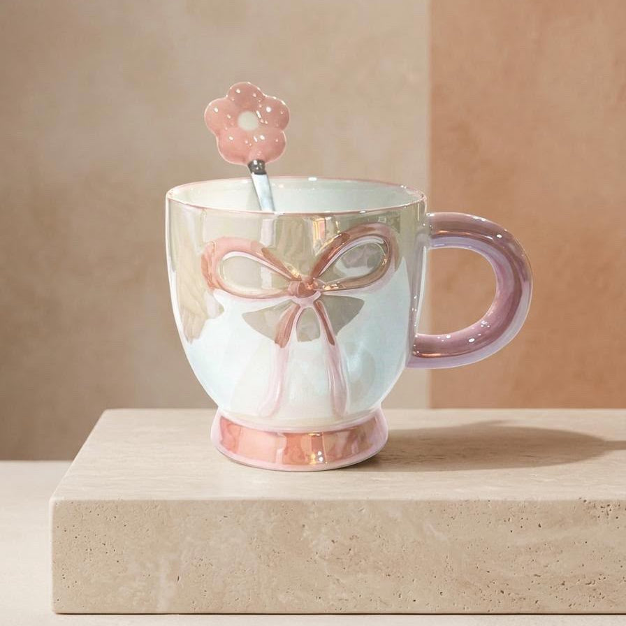 TAZA DE LAZO ROSADO CON CUCHARITA DE FLOR