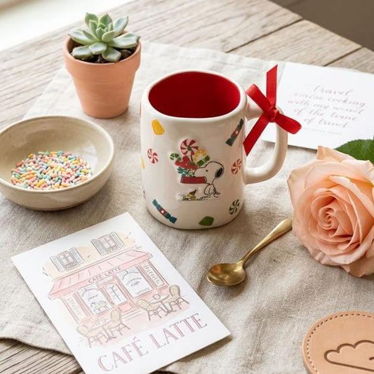 TAZA DE SNOOPY MODELO NAVIDEÑO