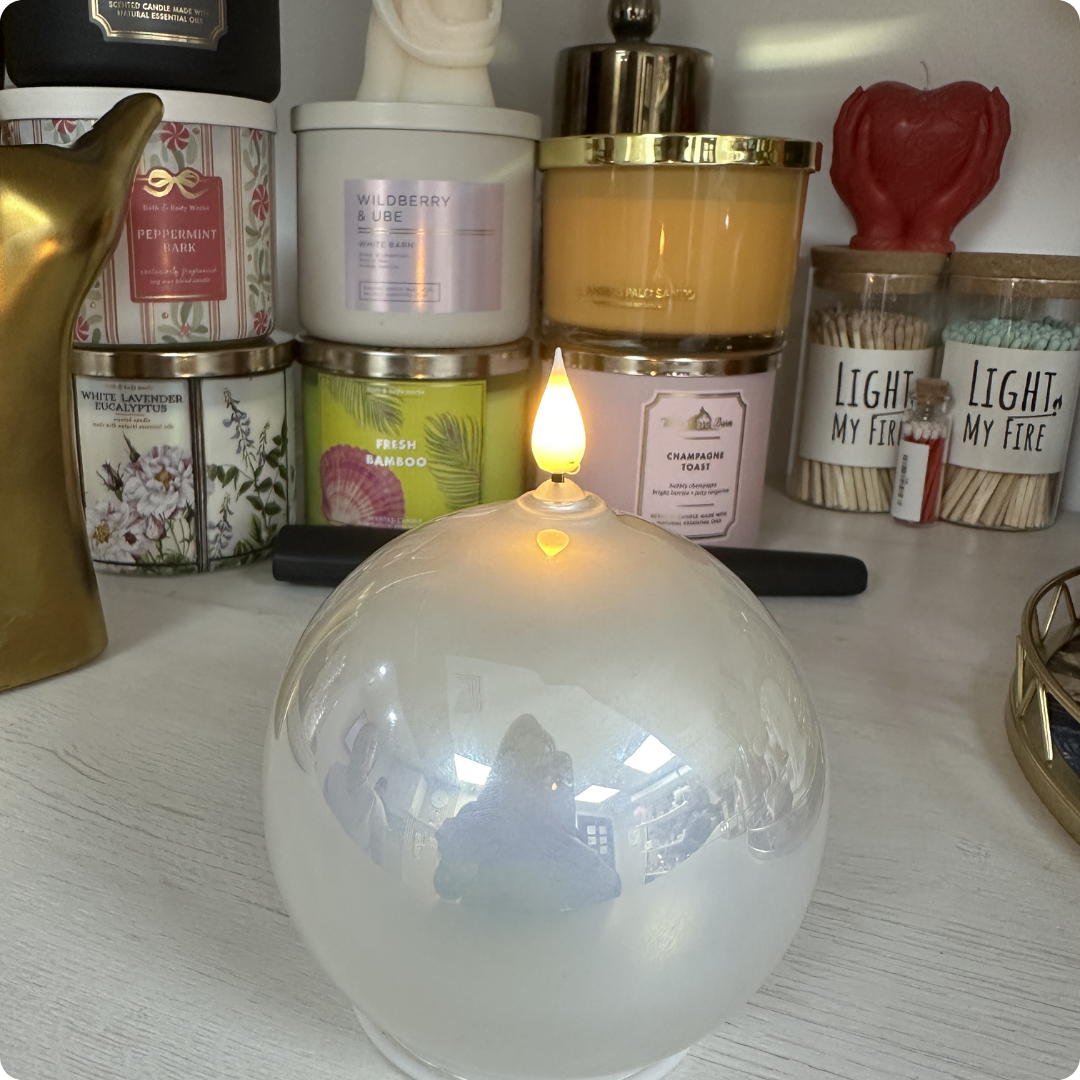 ADORNO VELA CON LUZ REDONDA BLANCA