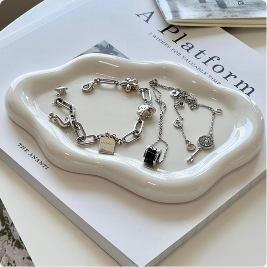 BANDEJA IRREGULAR PARA JOYAS BLANCA GRANDE