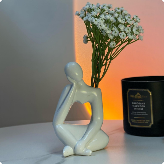 FIGURA DECORATIVA BLANCA DE MUJER TIPO FLORERO