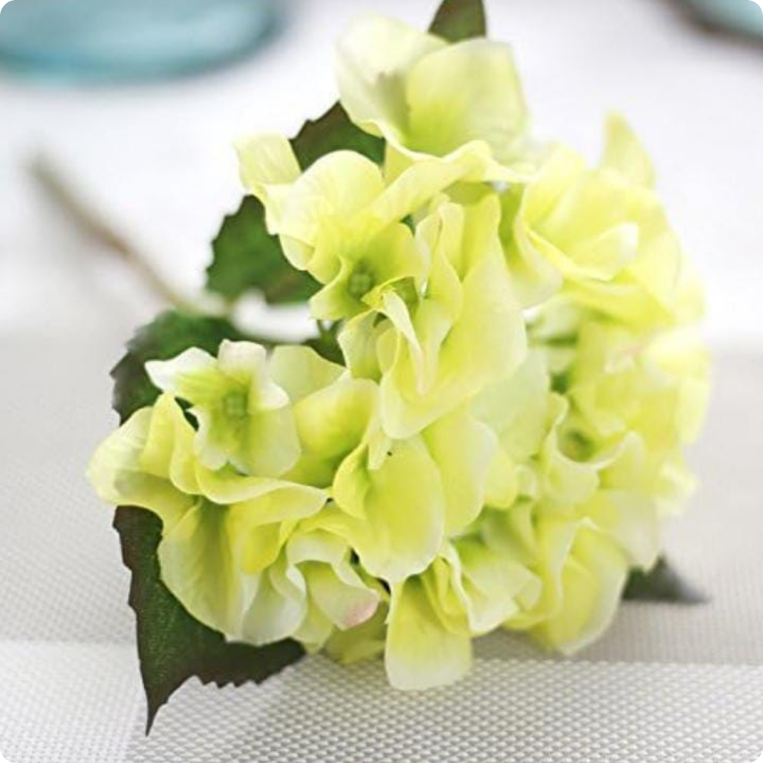 FLOR ARTIFICIAL BLANCA Y AMARILLA MODELO NUEVO RAMO 3 UNIDADES