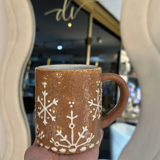 TAZA DE NAVIDAD COPOS DE NIEVE MARRON