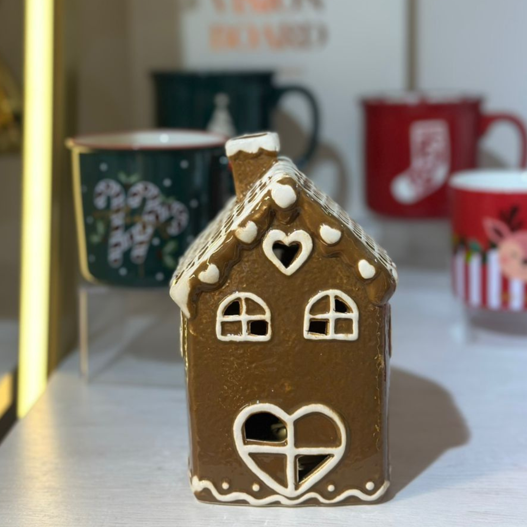 CASITA DECORATIVA MARRON CON LUCES PEQUEÑA