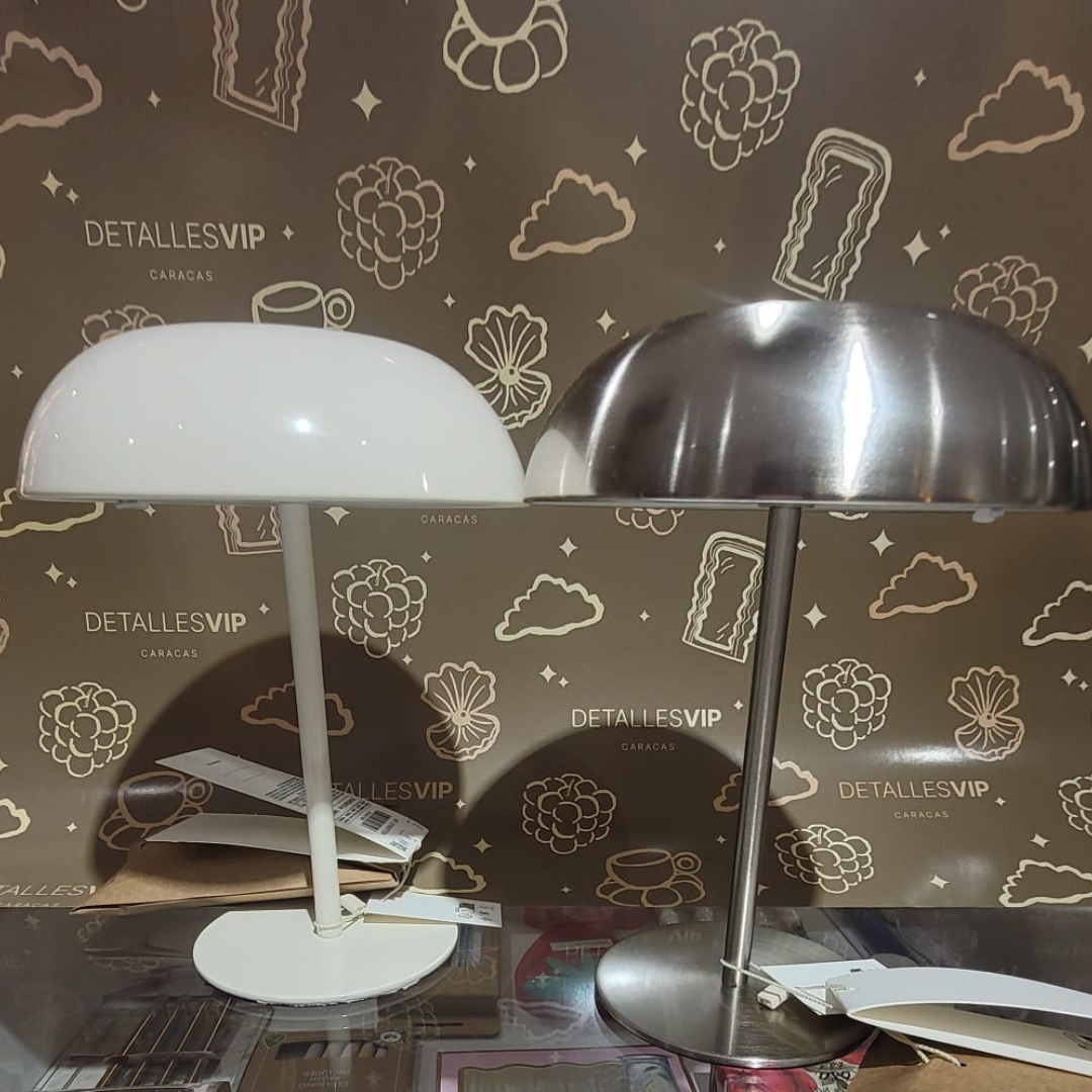 LAMPARA DORADA, BLANCA Y PLATEADA ALTA DE ZARA HOME