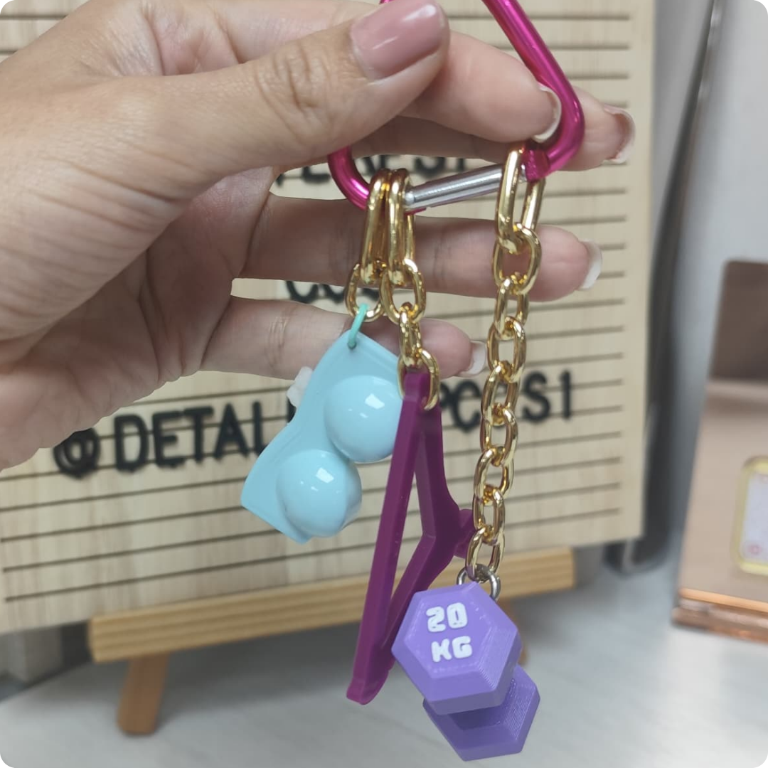 LLAVERO PESA MORADA