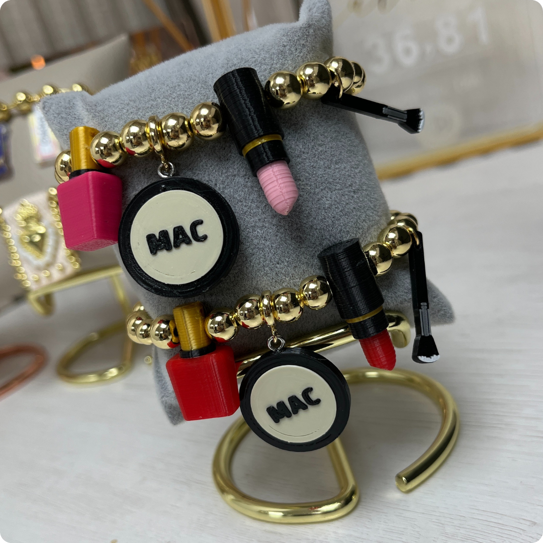 PULSERA LABIAL Y PINTA UÑAS
