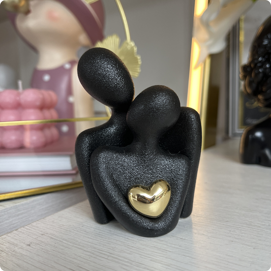 PAREJA NEGRA CON CORAZÓN DORADO