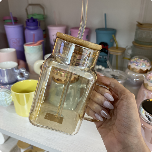 VASO CON PITILLO CUADRADO CARAMELO Y TORNASOL