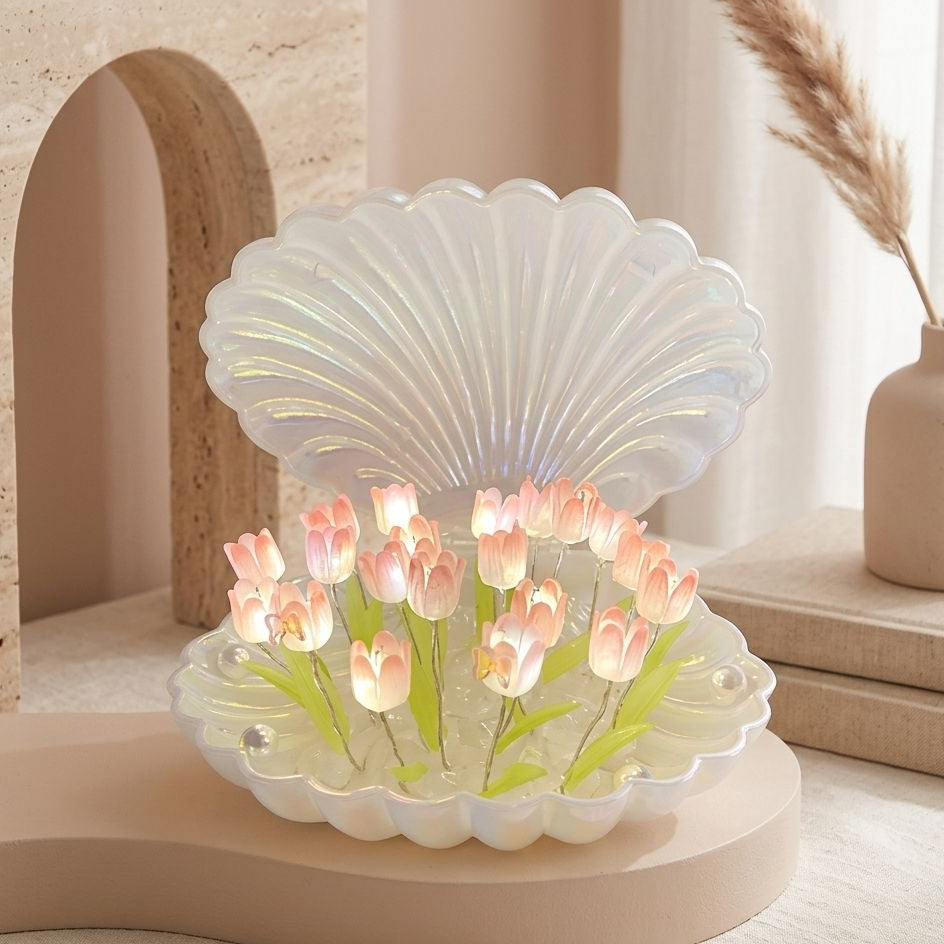 LAMPARA DE TULIPANES EN FORMA DE OSTRA