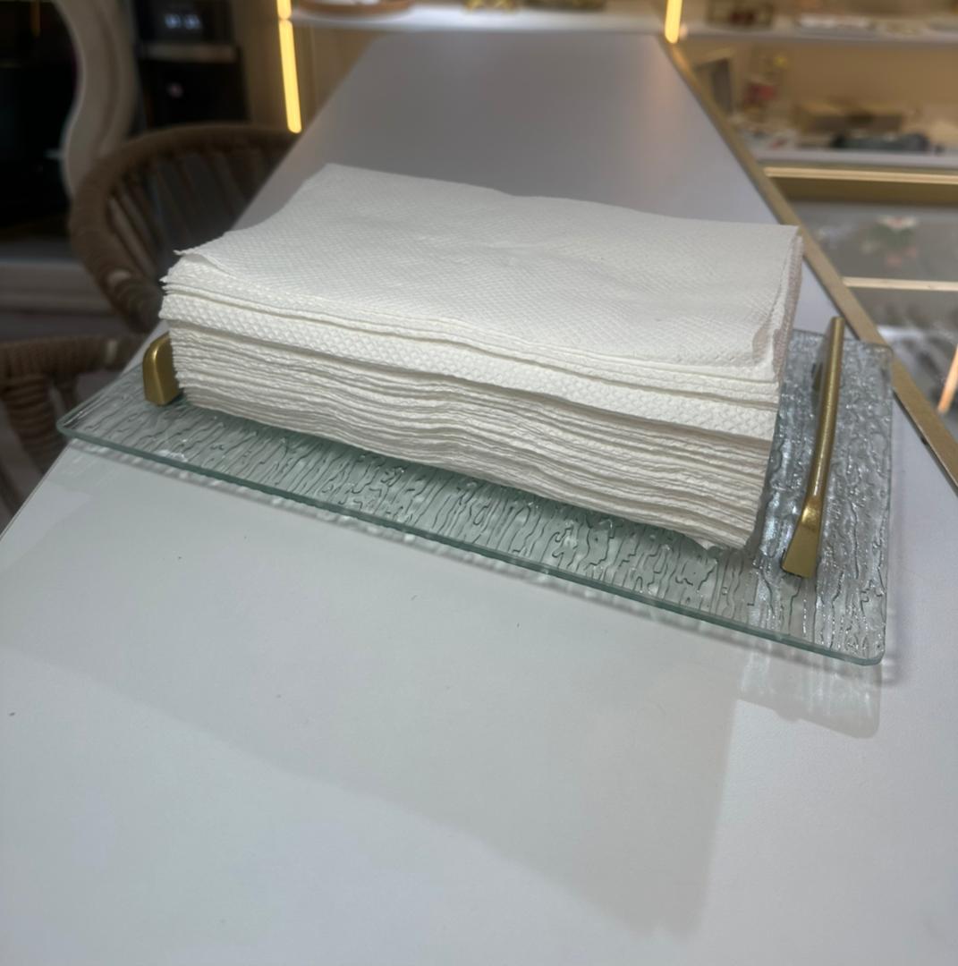 BANDEJA RECTANGULAR TRANSPARENTE PARA SERVILLETAS CON ASAS DORADAS