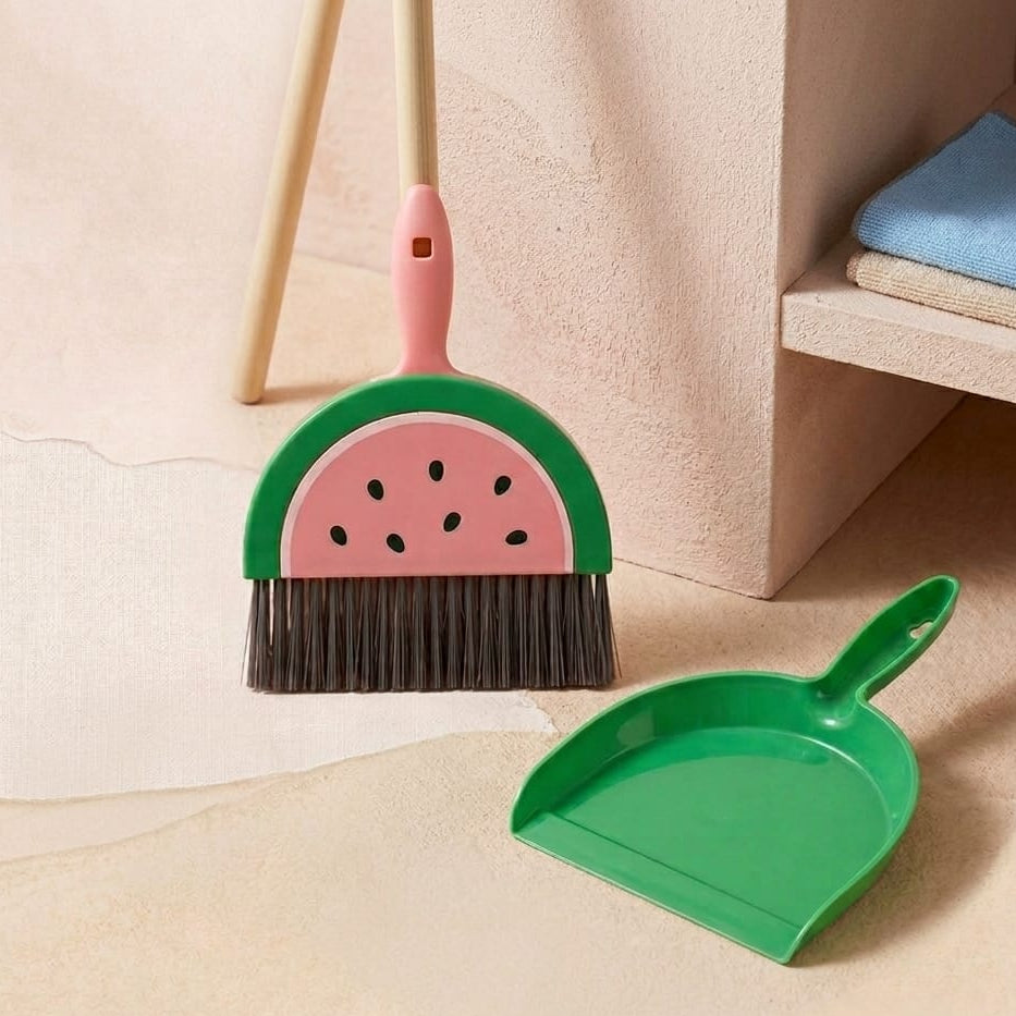 MINI ESCOBA CON PALA - MODELO SANDIA Y LIMON