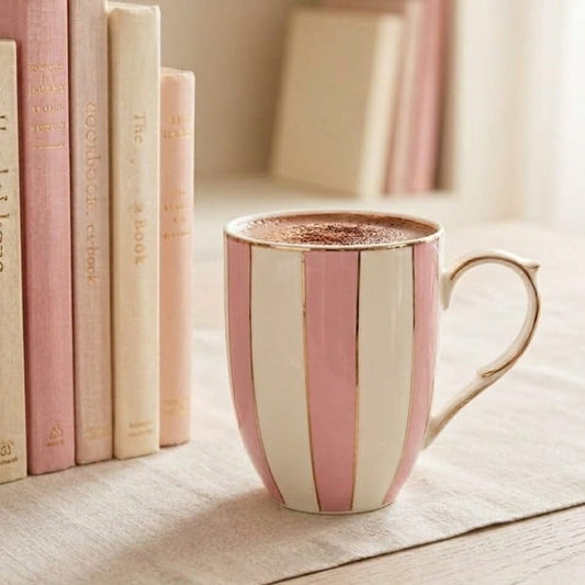TAZA BLANCA CON LINEAS ROSADAS
